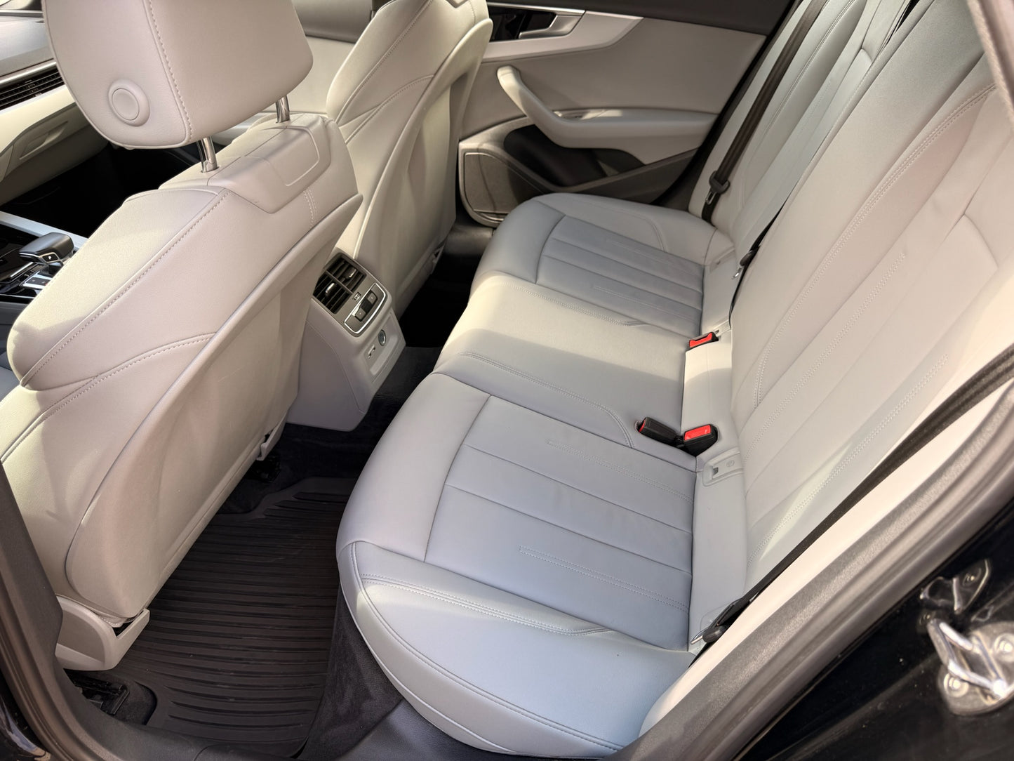 Audi A4 Limousine 35